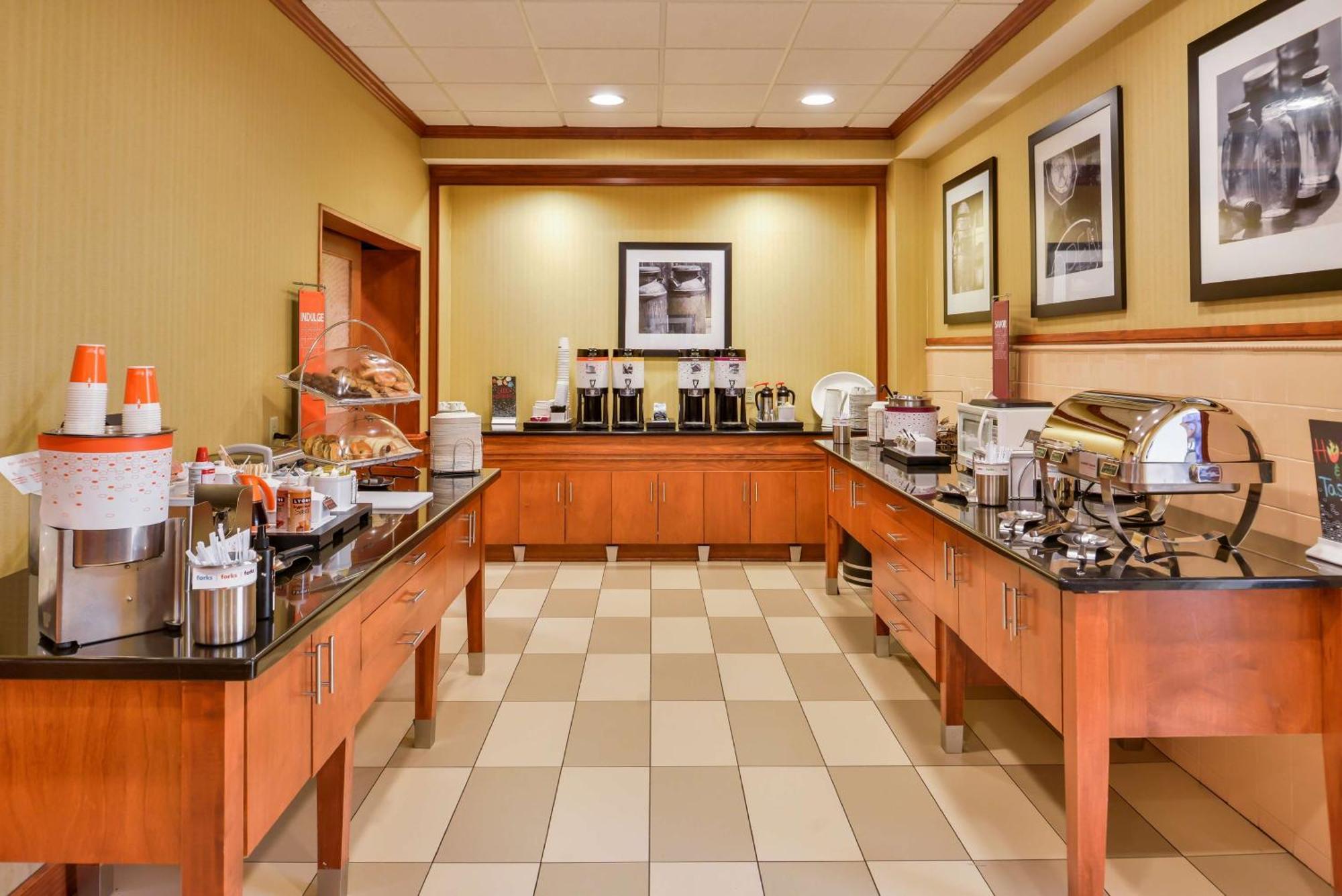 Hampton Inn Emporia Ngoại thất bức ảnh